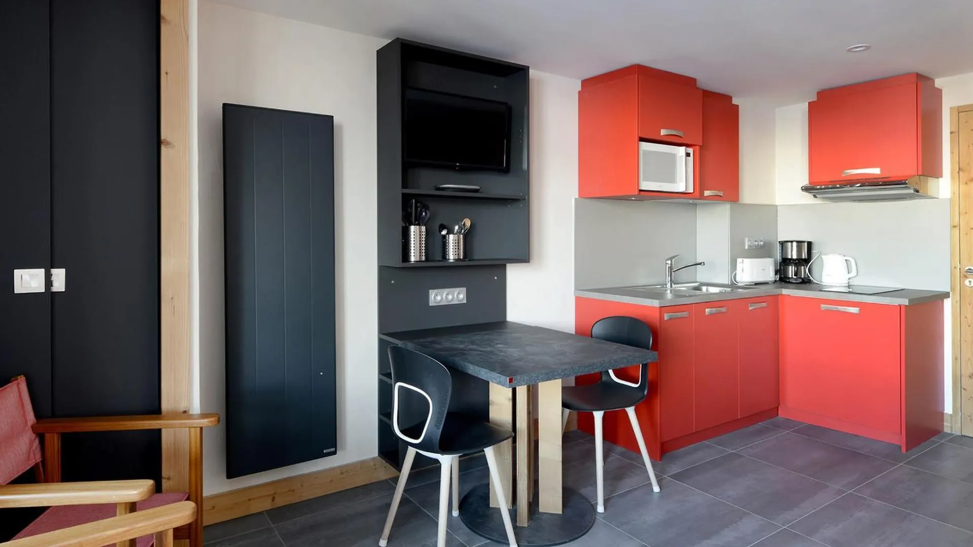 Contactos de Studio Renove Avec Parking Gratuit, Retour Ski Aux Pieds - Fr-1-181-2392